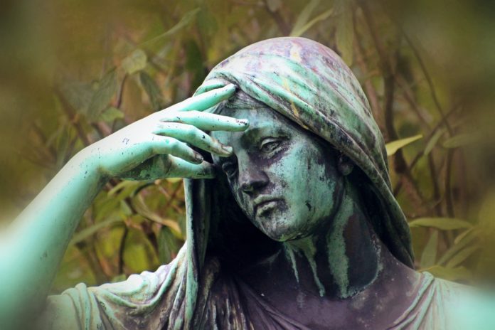 woman-statue-despair